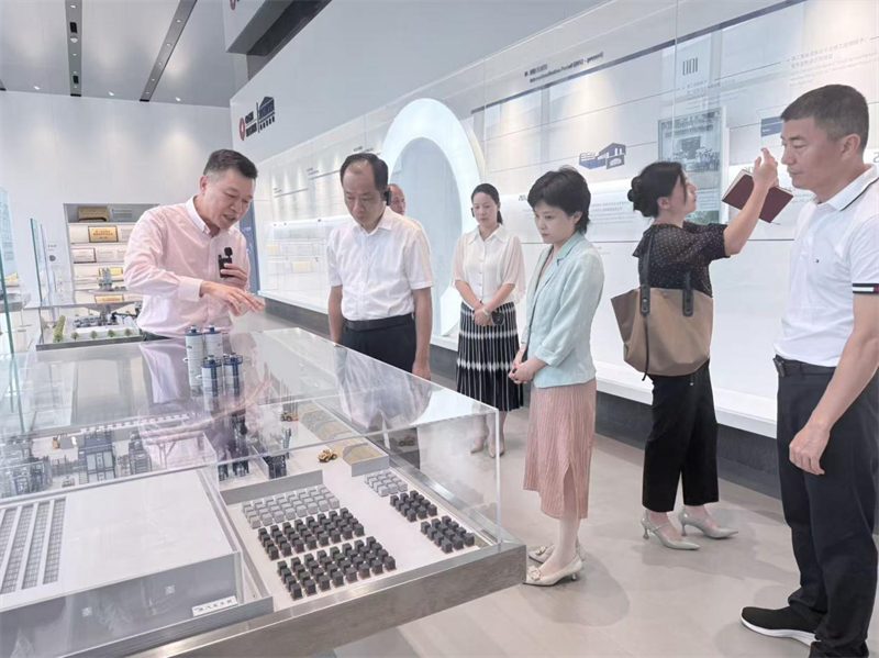 การกำกับดูแลประชาธิปไตยพิเศษของคณะกรรมการเทศบาล Quanzhou ของลีกประชาธิปัตย์ประชาธิปไตยของไต้หวันได้ไปเยี่ยมชม Quangong Co. , Ltd. เพื่อการวิจัย