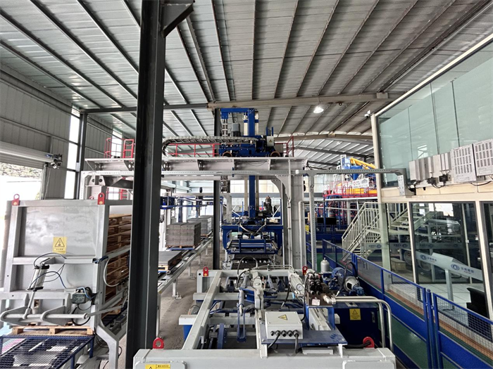 สายการผลิตอิฐเลียนแบบหิน PC ระดับไฮเอนด์ซีรีส์ ZN ของ QGM ประสบความสำเร็จในการนำไปผลิตที่บริษัทวัสดุก่อสร้างที่เป็นมิตรต่อสิ่งแวดล้อมชั้นนำของจีนตะวันตกเฉียงใต้