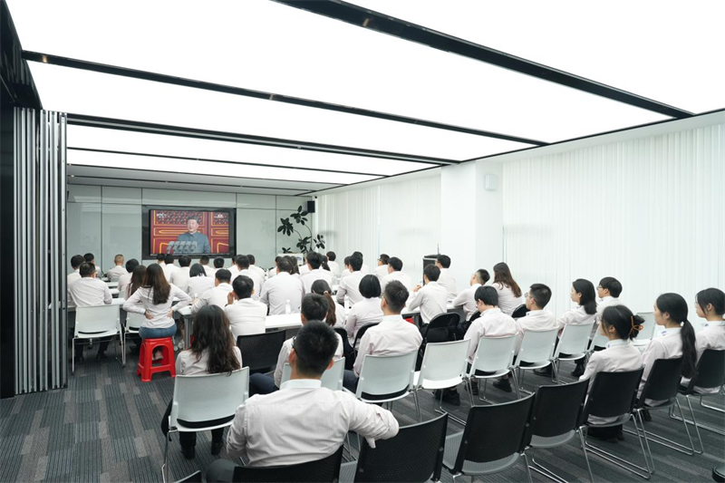 สิบปีแห่งขึ้นและลง 1.4 พันล้านดวงใจของผู้คน - QGM แบ่งปันความรุ่งโรจน์กับมาตุภูมิ